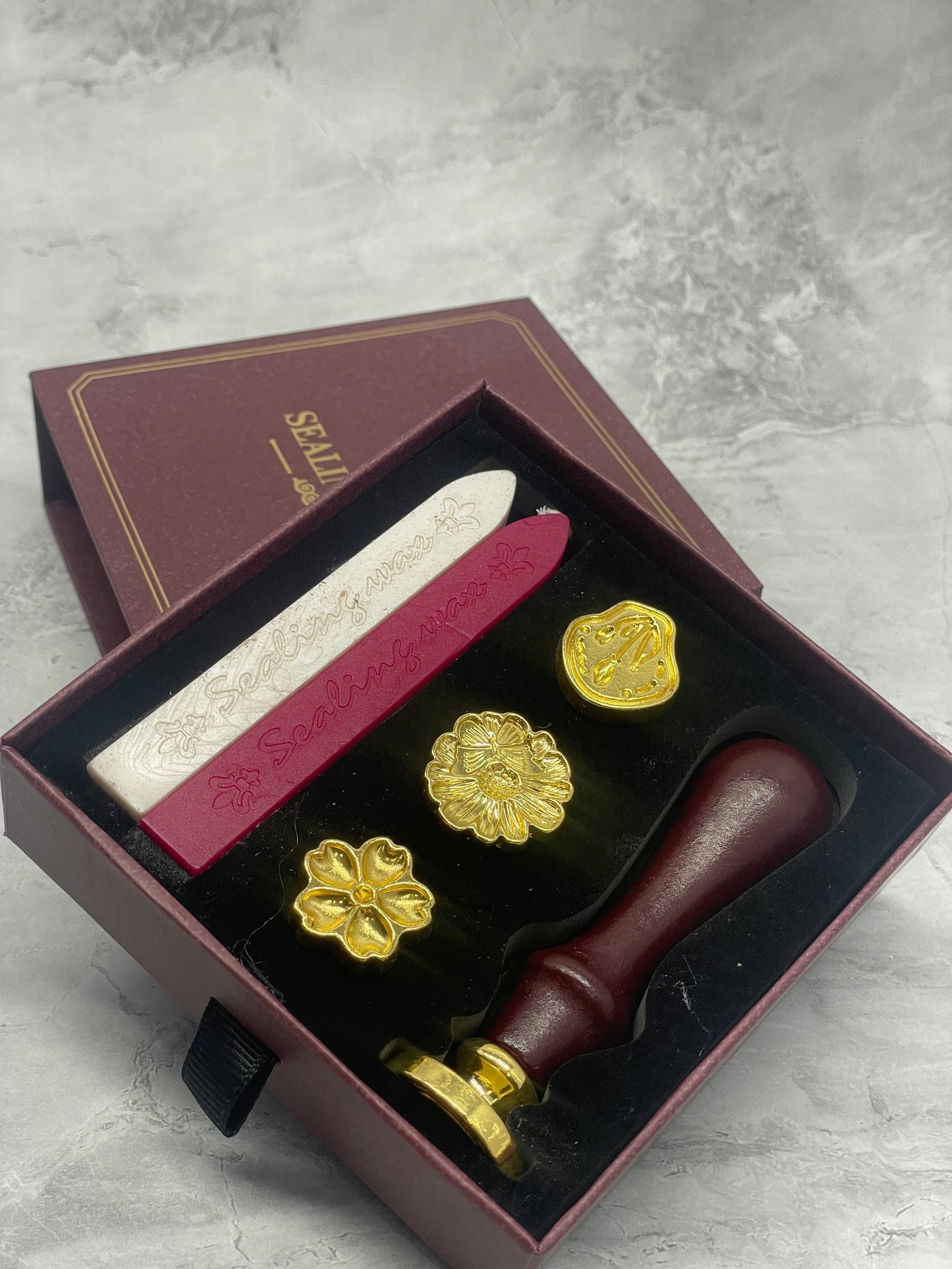 Vintage DIY Wax Seal Stamp Set, 6pcs Sealing Wax Stamp Heads with Wooden Handle Sealing Stamp Kit (forest green)